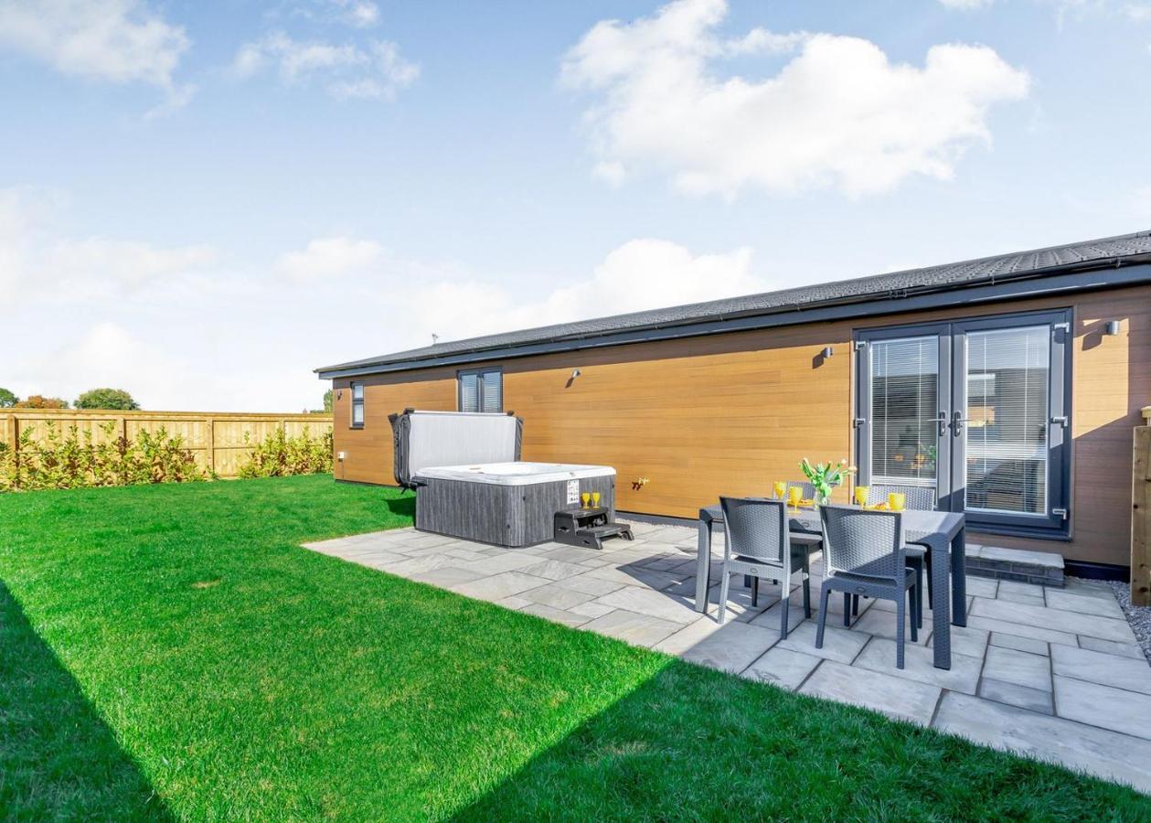 Готель Cotswold Gateway Escape Offenham Екстер'єр фото