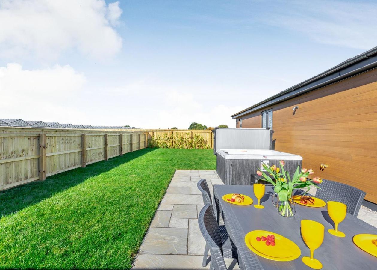 Готель Cotswold Gateway Escape Offenham Екстер'єр фото